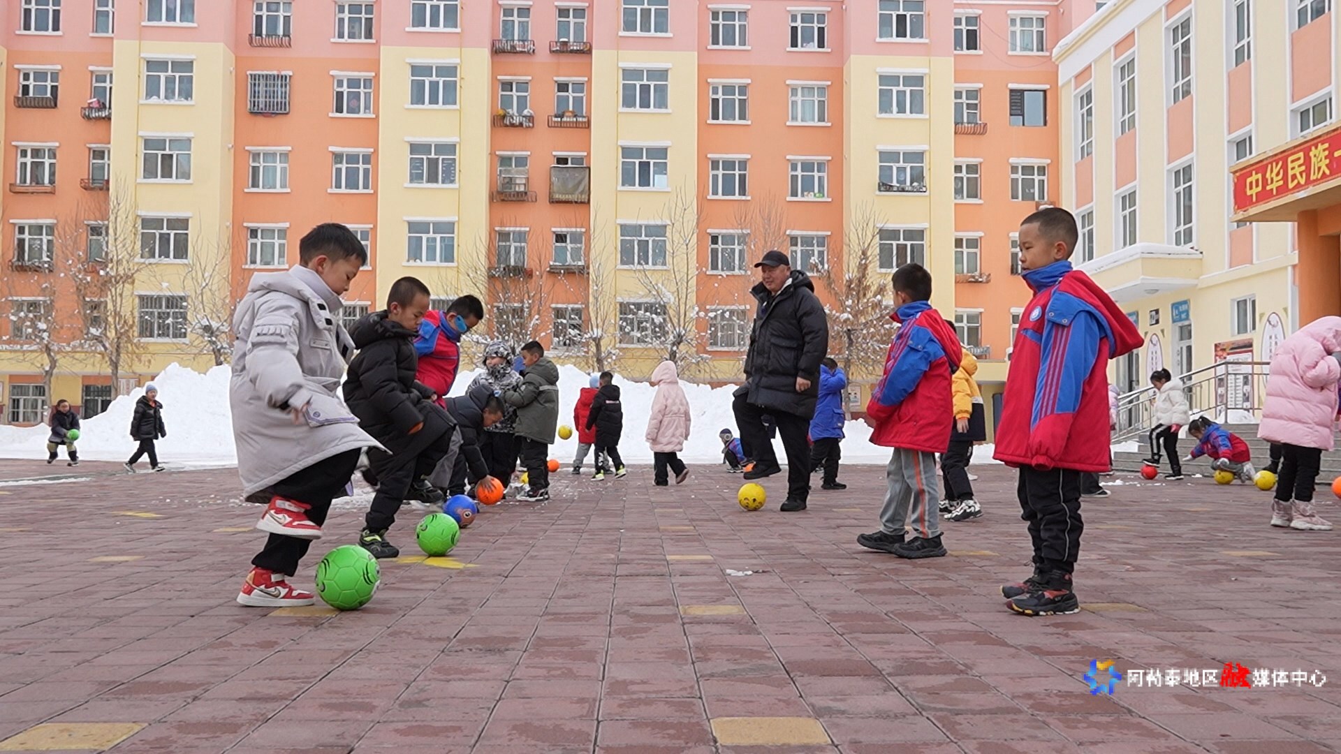 C8480.MP4_snapshot_00.01.145